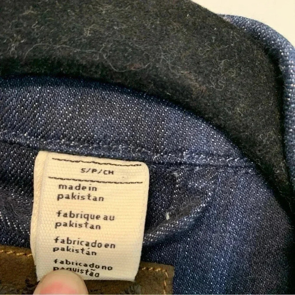 Levi’s dark washed denim  jean jacket - Picture 5 of 7